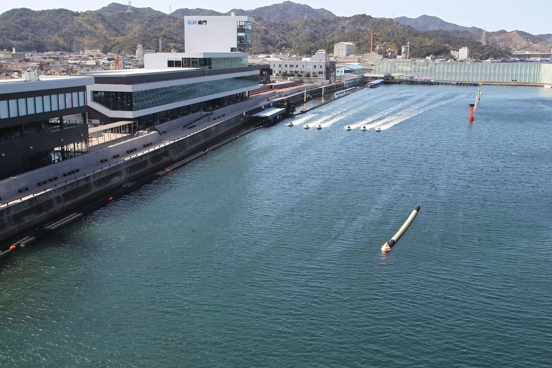 ボートレース鳴門の水面
